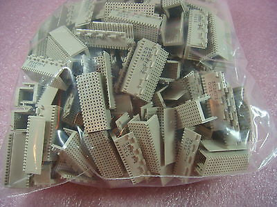 LOT 160 TE Connectivity / AMP 352673-2 Connector Accessories Shroud Plugs NEW