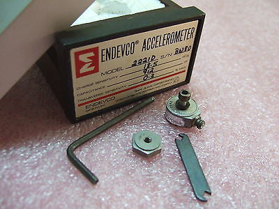 ENDEVCO 2221D Piezoelectric Accelerometer Original Box + Tools
